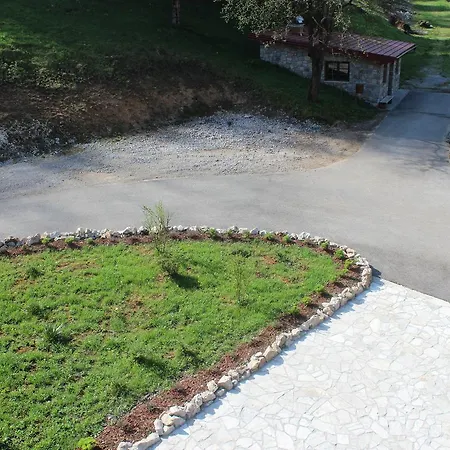 Zlatna Nit Pansion Bed & Breakfast 3*