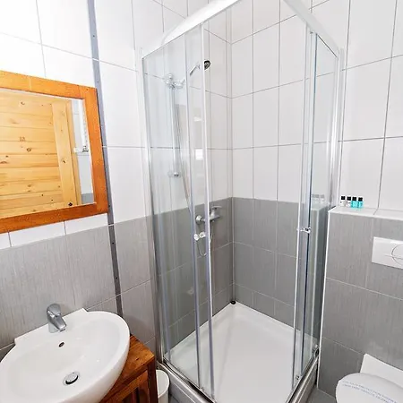 Zlatna Nit Pansion Bed & Breakfast 3*
