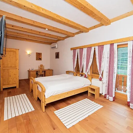 Zlatna Nit Bed & Breakfast *