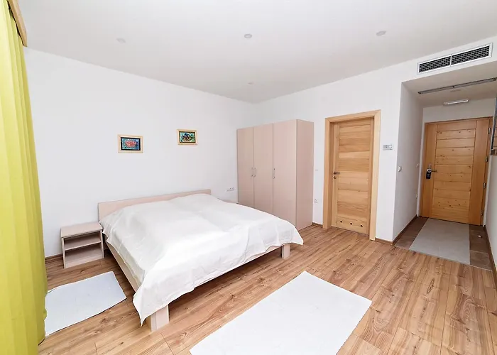 Zlatna Nit Pansion Bed & Breakfast Bosanska Krupa