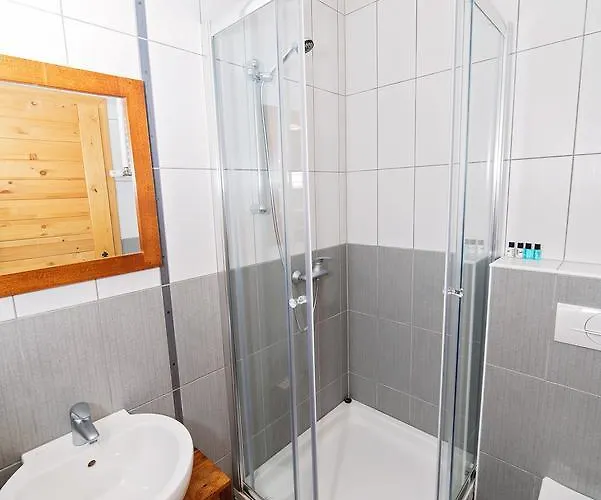 Zlatna Nit Pansion Bed & Breakfast 4*