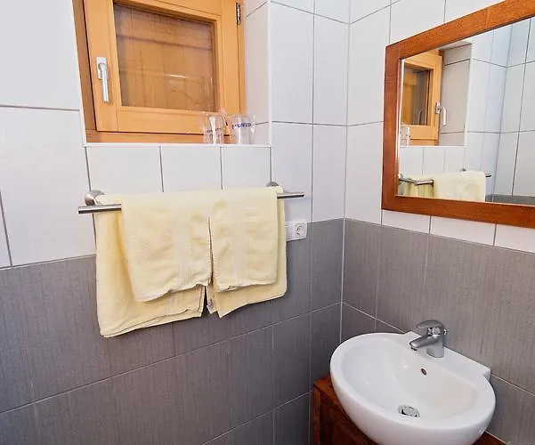 Zlatna Nit Pansion Bed & Breakfast Bosanska Krupa