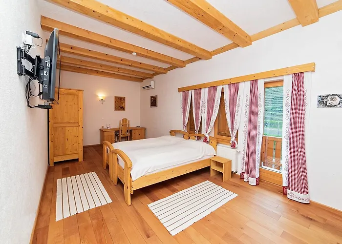 Zlatna Nit Pansion Bed & Breakfast 4*